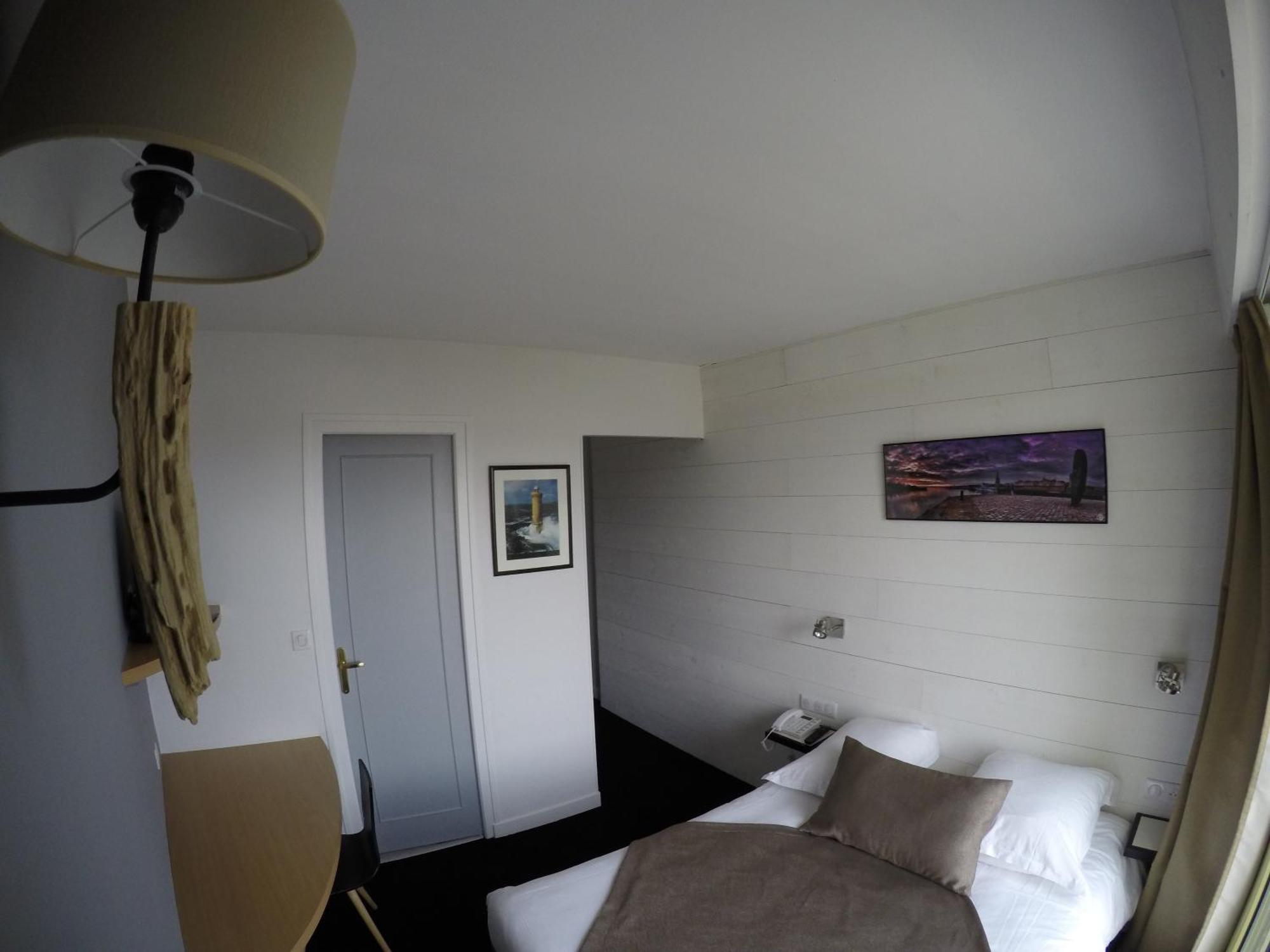 Hotel Les Brises La Rochelle  Pokoj fotografie